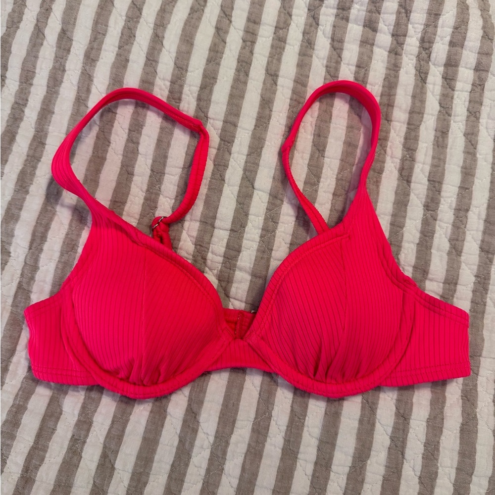 NWOT Xhilaration underwire swim top